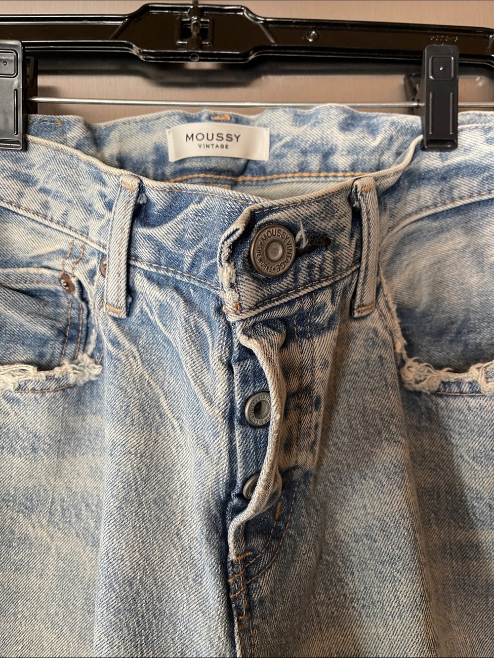Moussy distressed brand new jeans - Picture 2 of 7